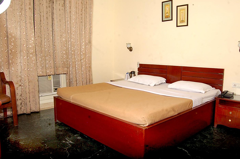 Hotel Diplomat Residency