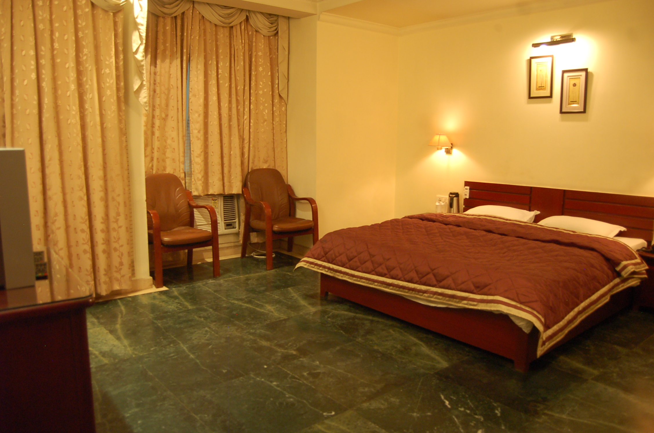 Hotel Diplomat Residency